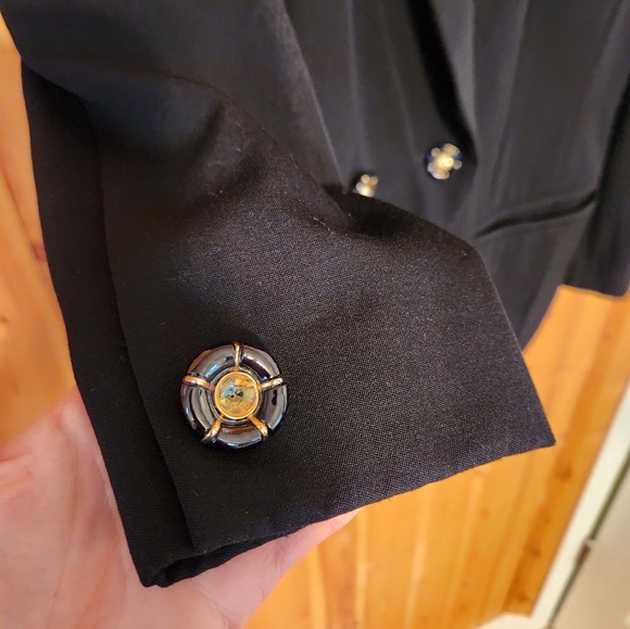 Too many blazers in my closet! - Picture 3 of 5